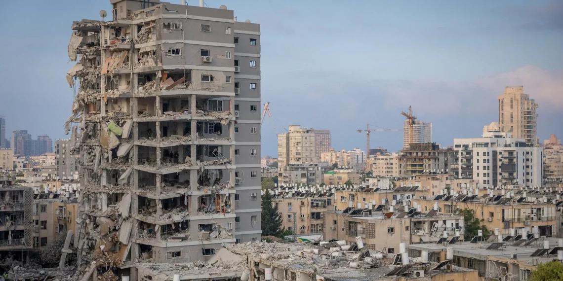 Cuerpo recuperado de escombros del edificio Bat Yam alcanzado por un misil iraní
