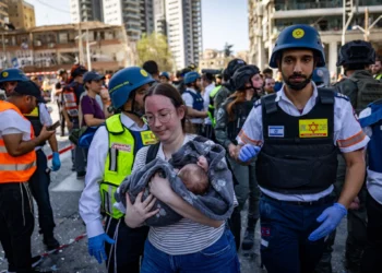 Se dispararon unos 30 misiles contra Israel: 3 heridos graves, 2 moderadamente, decenas levemente
