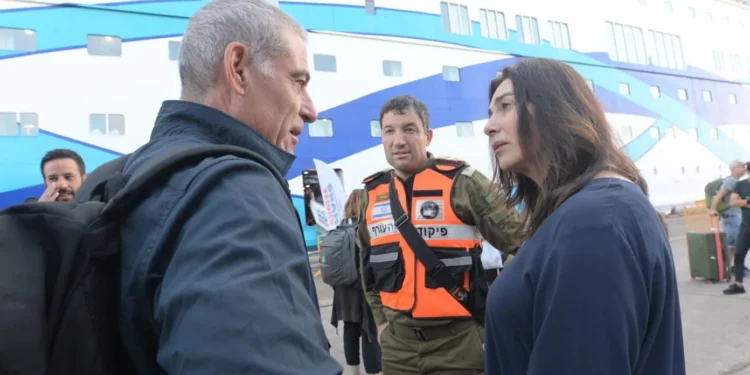 Crucero trae a 2.000 israelíes varados desde Chipre a Ashdod
