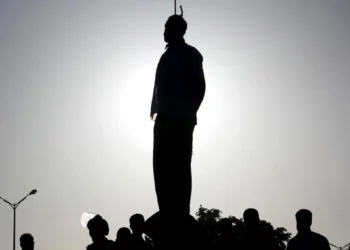 Irán dice que ejecutó a 9 miembros del Estado Islámico detenidos después de un ataque en 2018