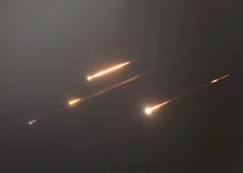 Israel sufre ataque con misiles iraníes en Tel Aviv