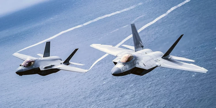 Qué avión de combate es más sigiloso: ¿el F-22 o el F-35??