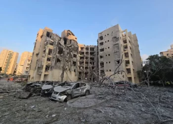 Un herido de gravedad mientras buscaba refugio en medio de un bombardeo de misiles iraníes
