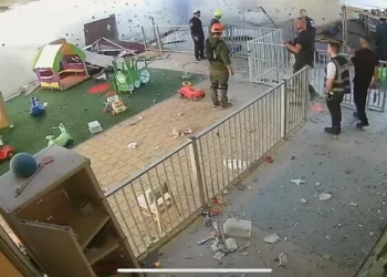 Una guardería fue alcanzada por un misil iraní en Beersheba el 20 de junio de 2025. (Colel Chabad)