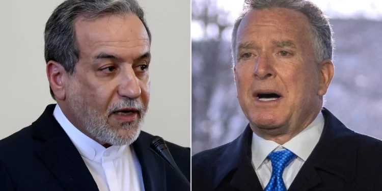 El ministro de Asuntos Exteriores iraní, Abbas Araghchi (izquierda), fotografiado en Teherán el 25 de febrero de 2025; Steve Witkoff (derecha), enviado especial de la Casa Blanca, fotografiado en Washington el 19 de marzo de 2025. (Fotos de AP Stringer, Mark Schiefelbein)