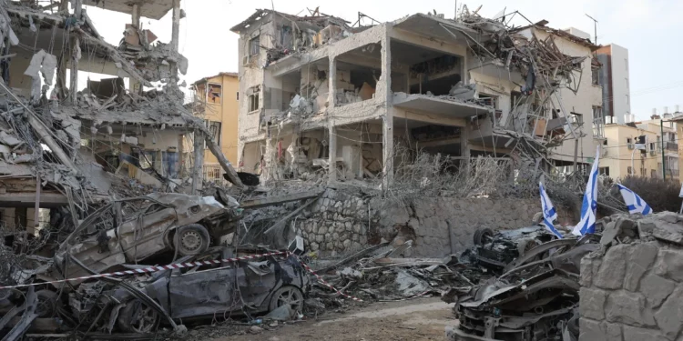 Las fotos muestran una gran destrucción en Ramat Gan después de ataques con misiles durante la noche