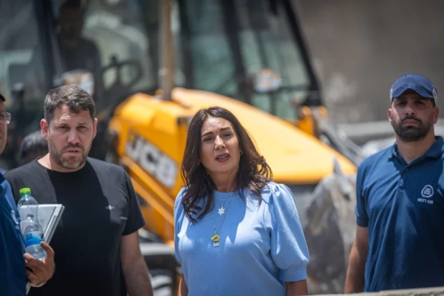 Miri Regev anuncia plan para reactivar vuelos en Israel