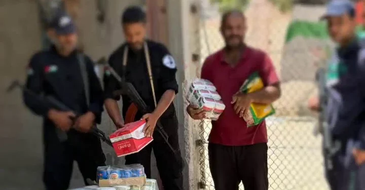 Miembros de la banda Abu Shabab en Gaza, en capturas de pantalla de un video reciente publicado por el grupo. (captura de pantalla: Facebook)