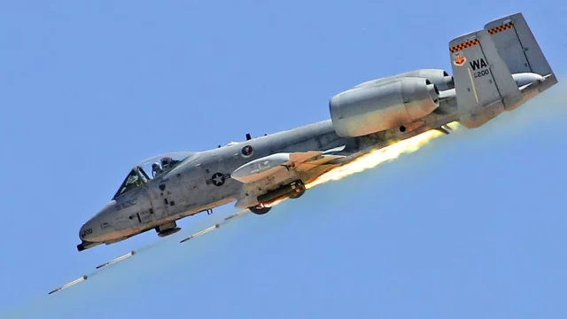 El A-10 Warthog ahora porta cohetes guiados por láser contra drones