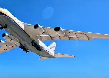 Vuelo fantasma de Antonov sorprende a Rusia al despegar desde espacio prohibido