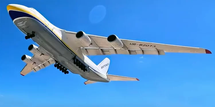 Vuelo fantasma de Antonov sorprende a Rusia al despegar desde espacio prohibido