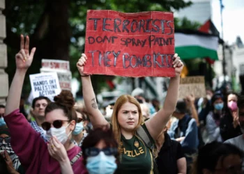 El Reino Unido imputa a 4 activistas antiisraelíes por el asalto a una base aérea