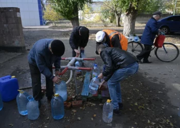 Israel aprueba paquete de ayuda humanitaria para agua potable en Ucrania