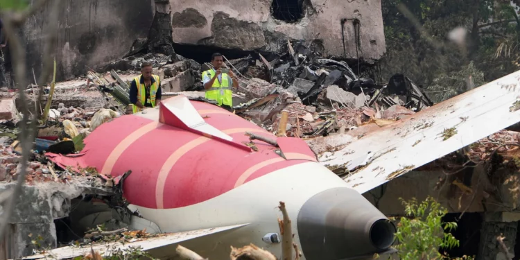 Informe preliminar revela corte de combustible antes del accidente del vuelo de Air India