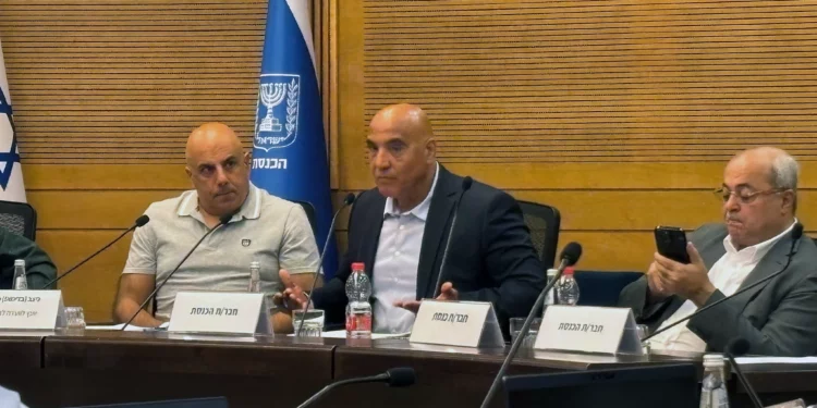 Alcaldes árabes denuncian amenazas crecientes de crimen organizado