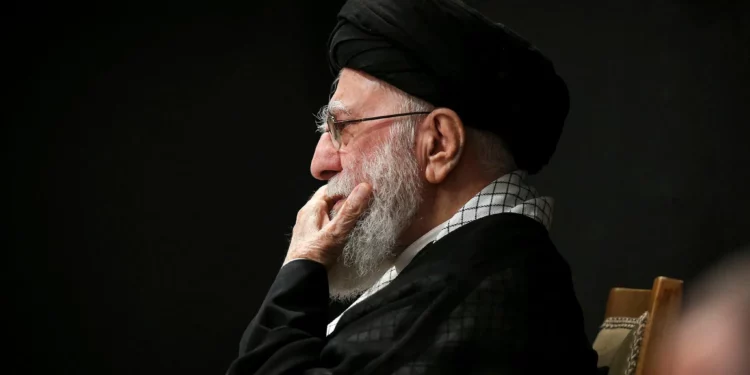 El líder supremo de Irán hace su primera aparición pública desde el inicio de la guerra con Israel