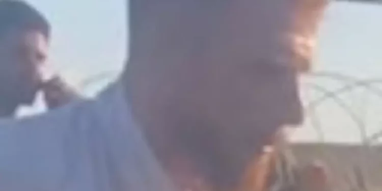 Un hombre vinculado con Hamás amenazó a un médico en un lugar de ayuda en Gaza