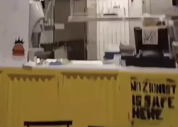 Antisemitas vandalizan restaurante kosher en Atenas