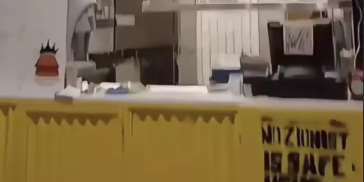 Antisemitas vandalizan restaurante kosher en Atenas