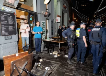 Activistas propalestinos atacan restaurante de un israelí en Melbourne