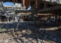 Las FDI examinan el ataque mortal contra un cibercafé frente al mar en Gaza