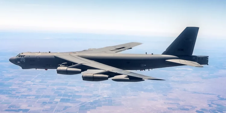 La USAF extiende vida útil del B-52 gracias a inspección digital novedosa