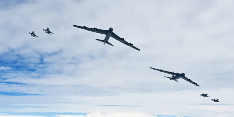 B-52 de EE. UU. escoltados por cazas de Japón y Corea del Sur en mensaje directo a Pyongyang