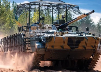 Rostec entrega BMP-3 mejorados con blindaje antidrones al ejército ruso