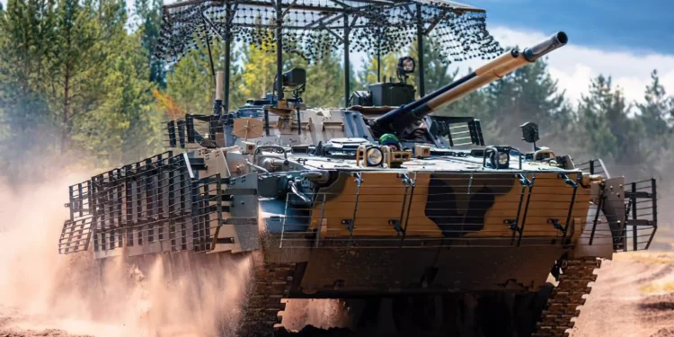 Rostec entrega BMP-3 mejorados con blindaje antidrones al ejército ruso