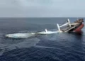 Los hutíes afirman retener a 10 tripulantes del carguero que hundieron en el mar Rojo