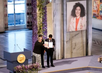 Irán amenazó con eliminar físicamente a la Nobel Narges Mohammadi tras guerra con Israel