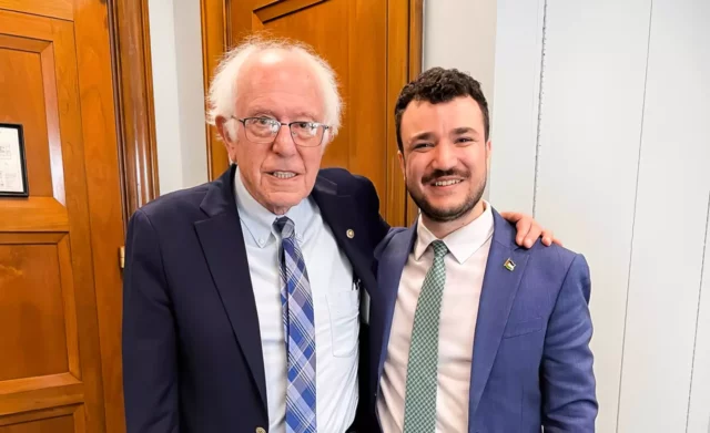 Bernie Sanders se reúne con activista pro-Hamás