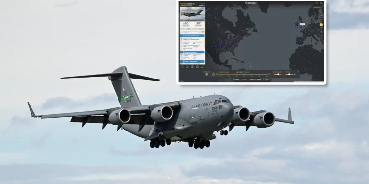 El aterrizaje de un C-17 en Lakenheath desata especulaciones sobre misión nuclear