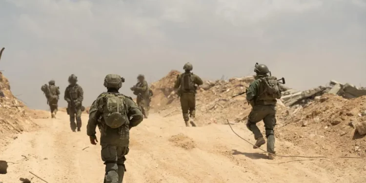 Reservistas de la Brigada de Jerusalén operan en el norte de la Franja de Gaza, en una foto difundida por las Fuerzas de Defensa de Israel el 15 de mayo de 2025. (Fuerzas de Defensa de Israel)