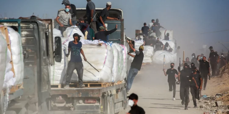 Israel aprueba más ayuda humanitaria para el norte de Gaza