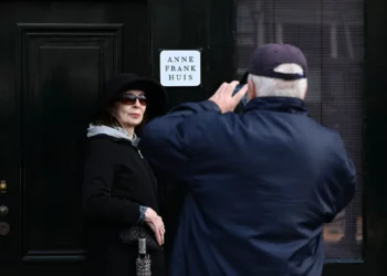 Visita virtual en Ámsterdam recrea la ruta de Ana Frank con tecnología IA