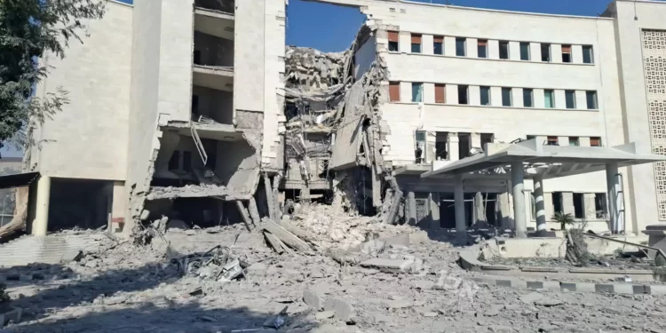 Ataques israelíes mataron a 15 miembros del personal sirio del ministerio de Defensa e Interior