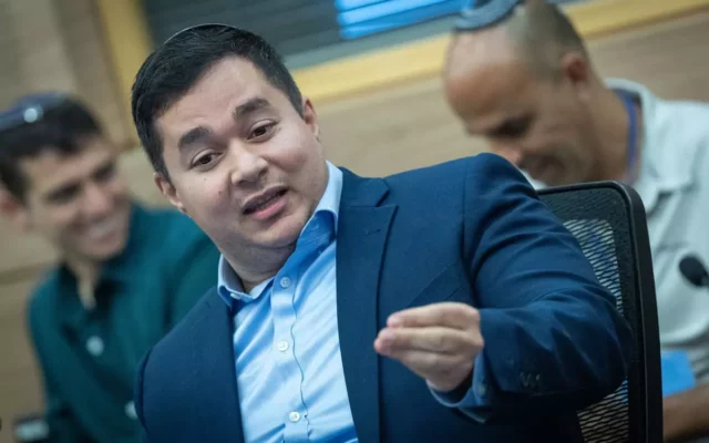 Un MK nacido en Canadá arremete contra su antigua casa por reconocer el Estado palestino