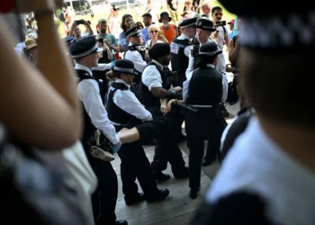 Policía británica arresta a 46 personas por apoyar al proscrito Acción Palestina