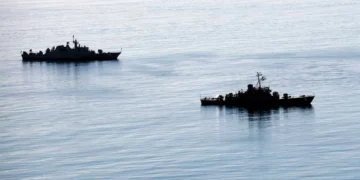 Irán incauta petrolero extranjero con 2 millones de litros de combustible
