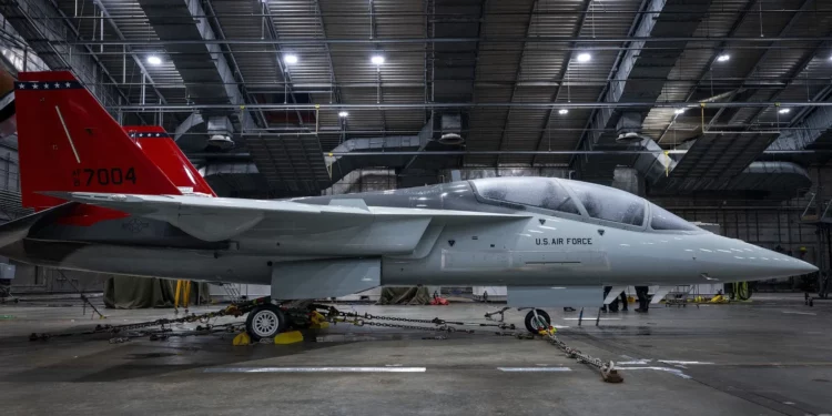 El T-7A Red Hawk probado en condiciones meteorológicas extremas
