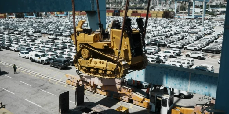 Israel recibe excavadoras de EE. UU. retenidas por Biden