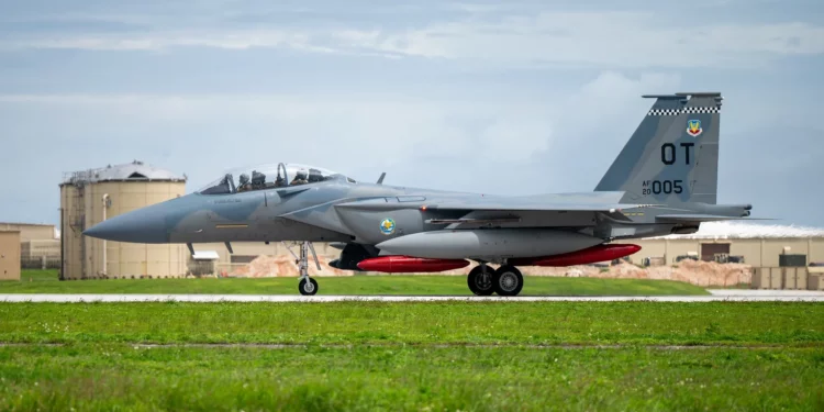 EE. UU. lleva su nuevo “super Eagle” al patio de China: El F-15EX aterriza en Japón