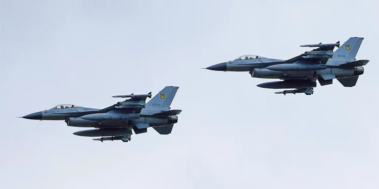 El F-16 derriba cazas rusos: pero no altera el dominio aéreo de Moscú