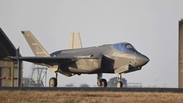 Pilotos de la USAF, USMC y RAF vuelan F-35A australianos durante Talisman Sabre