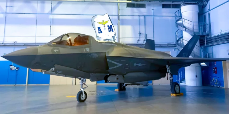 Renace el escuadrón del rayo: Italia reactiva al 101° con cazas F-35B