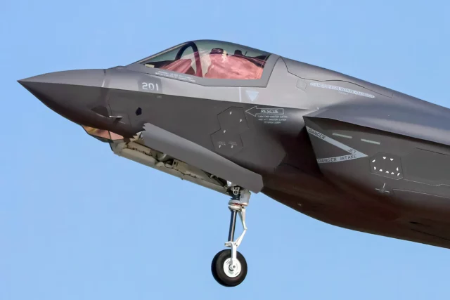F-35 recibe mejoras NGAD ante desarrollo del F-47