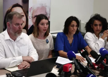 Francia exige liberación de ciudadanos acusados de espiar para el Mossad en Irán
