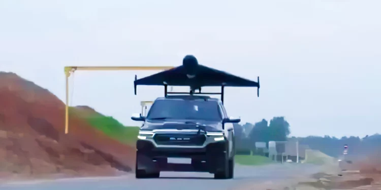 Rusia convierte vehículos civiles en plataformas de ataque con drones Geran-2