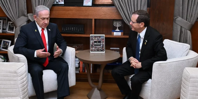 Herzog urge a Netanyahu a “tomar decisiones difíciles” sobre la guerra en Gaza